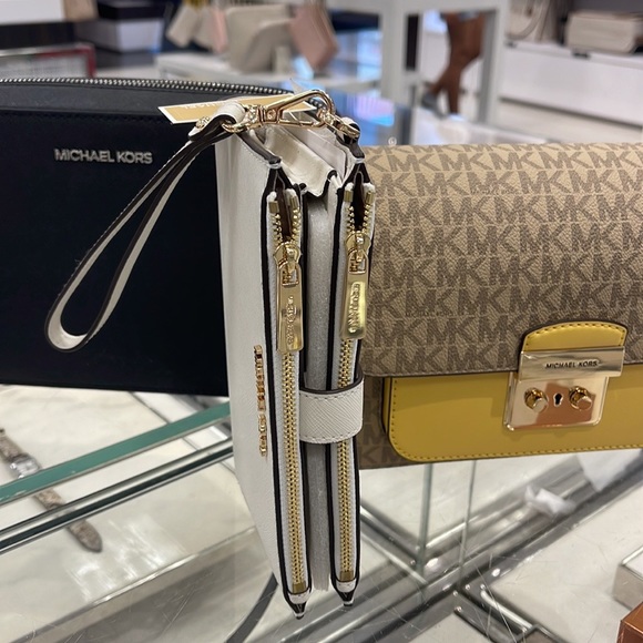 MICHAEL KORS LARGE DOUBLE ZIP WRISTLET WALLET PHONE CASE CLUTCH 
Optic White - Picture 4 of 16